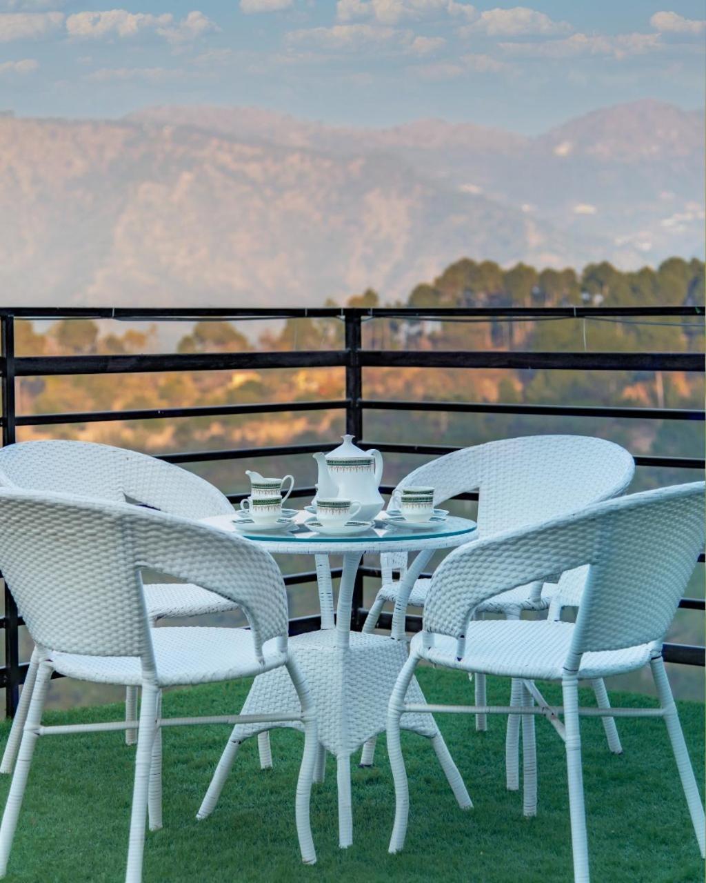 Mystic Kasauli I Pvt Balcony I Peacefull Area I Serviced Apt I By Exotic Stays Exterior photo